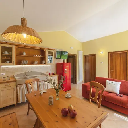 Holiday home Belvilla By Oyo La Cantinaia San Costanzo